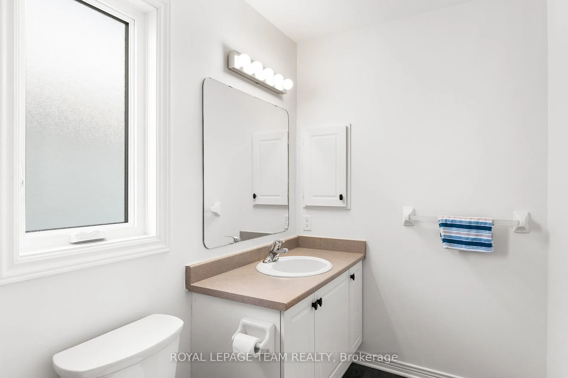 Photo 29 of 32 Bishops Mills Way, Ottawa, Kanata - Beaverbrook — HOMEH