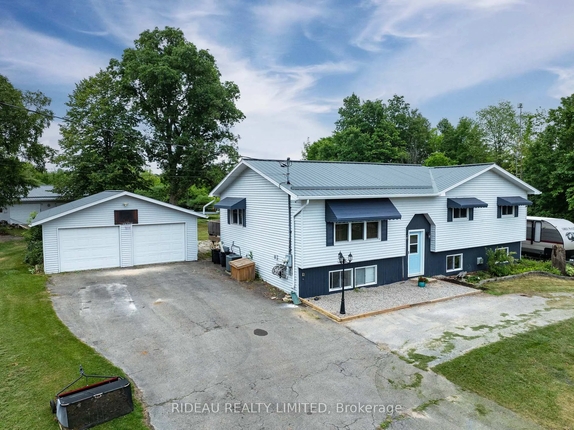 Photo 2 of 275A Bay Road, Rideau Lakes, Rideau Lakes (South Elmsley) Twp — HOMEH
