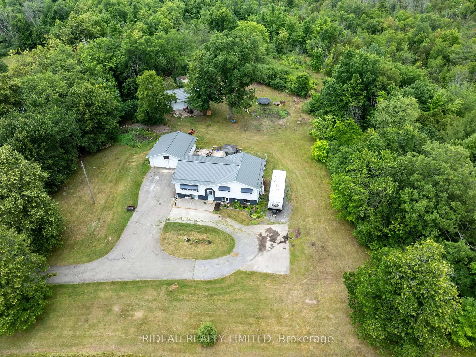 Photo 4 of 275A Bay Road, Rideau Lakes, Rideau Lakes (South Elmsley) Twp — HOMEH