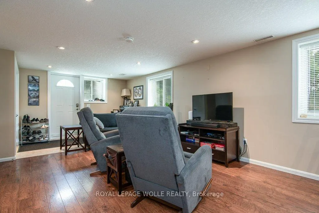 Photo 35 of 69 Glen Park Crescent, Kitchener — HOMEH