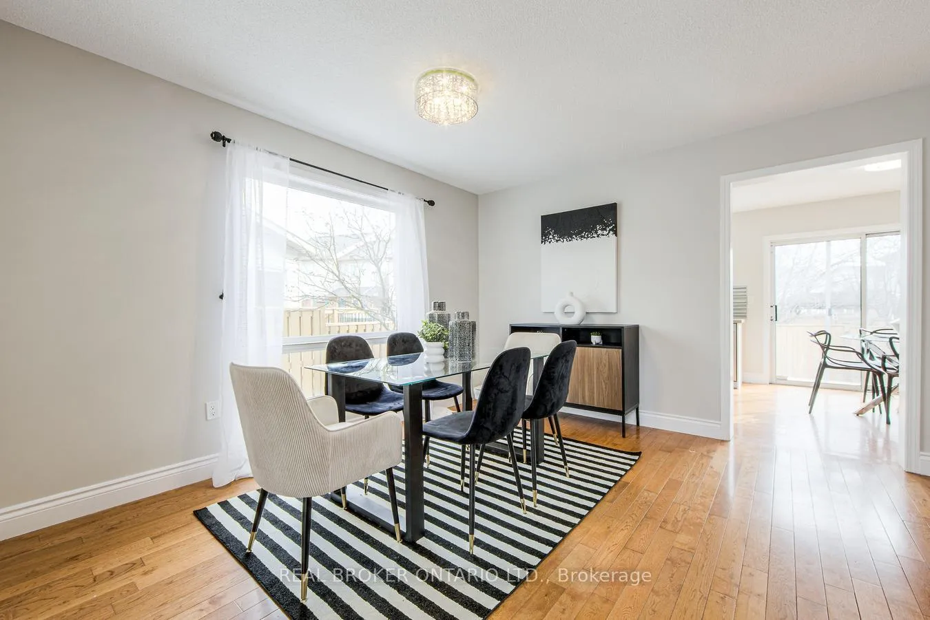 Photo 4 of 5142 Bunton Crescent, Burlington, Orchard — HOMEH