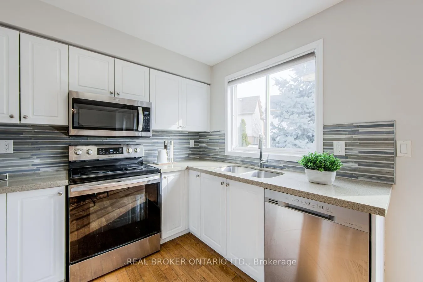 Photo 11 of 5142 Bunton Crescent, Burlington, Orchard — HOMEH