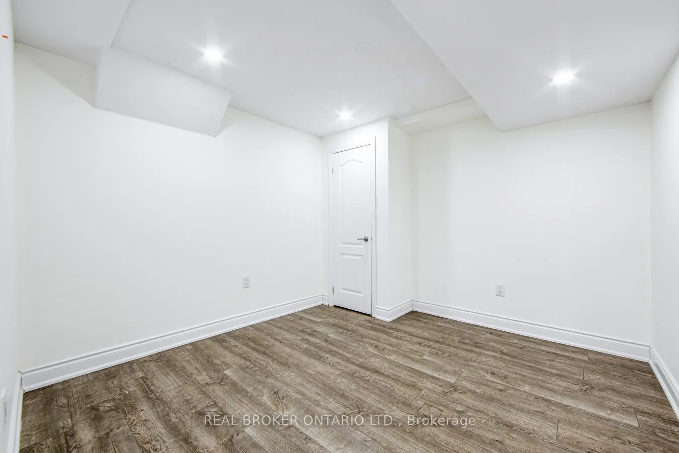 Photo 25 of 5142 Bunton Crescent, Burlington, Orchard — HOMEH