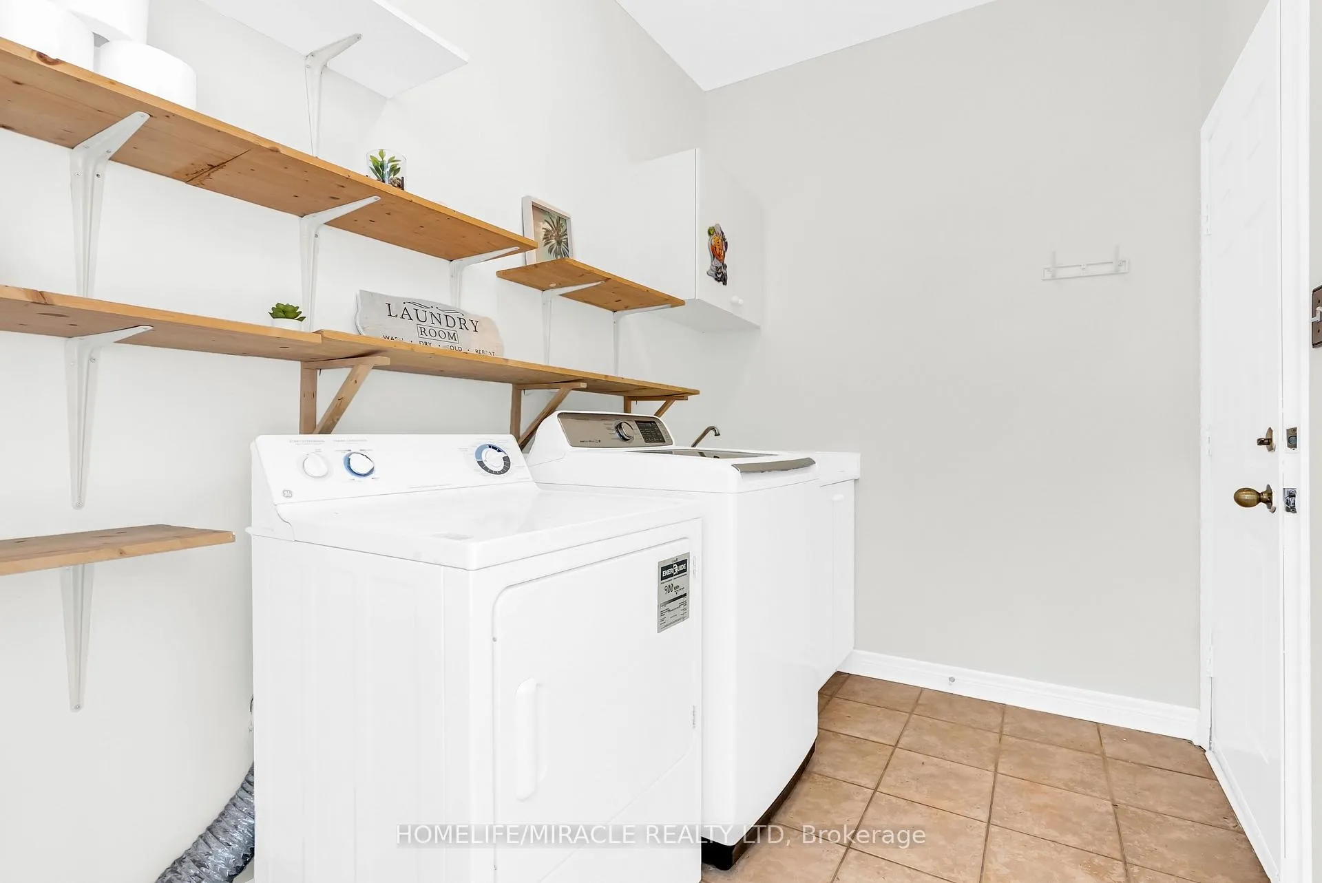 Photo 17 of 76 Starhill Crescent, Brampton, Sandringham-Wellington — HOMEH