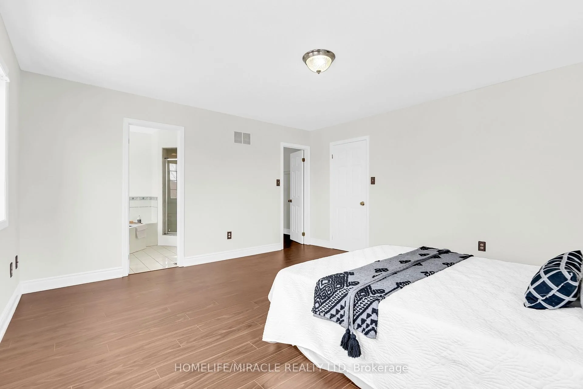 Photo 22 of 76 Starhill Crescent, Brampton, Sandringham-Wellington — HOMEH