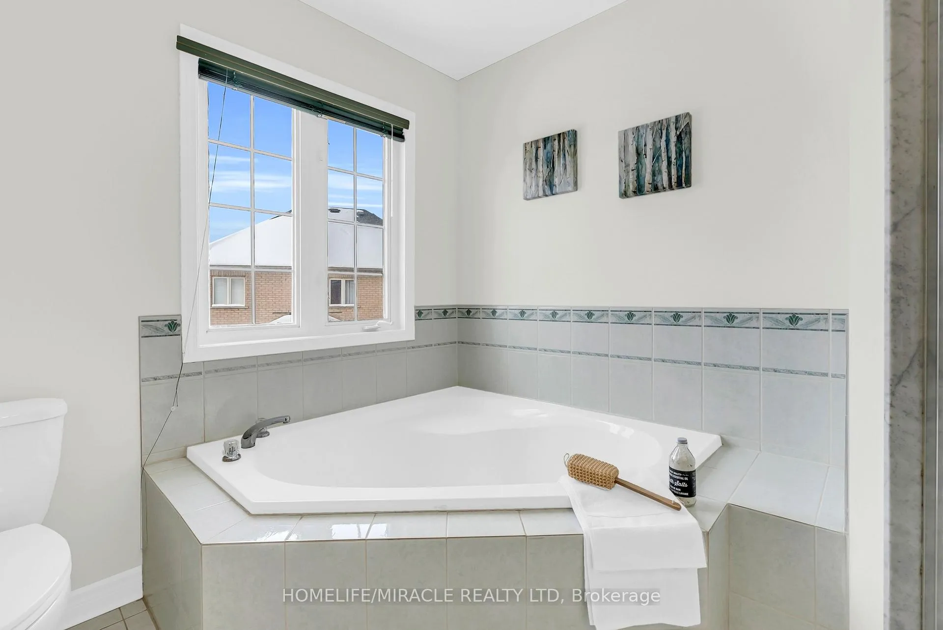 Photo 26 of 76 Starhill Crescent, Brampton, Sandringham-Wellington — HOMEH