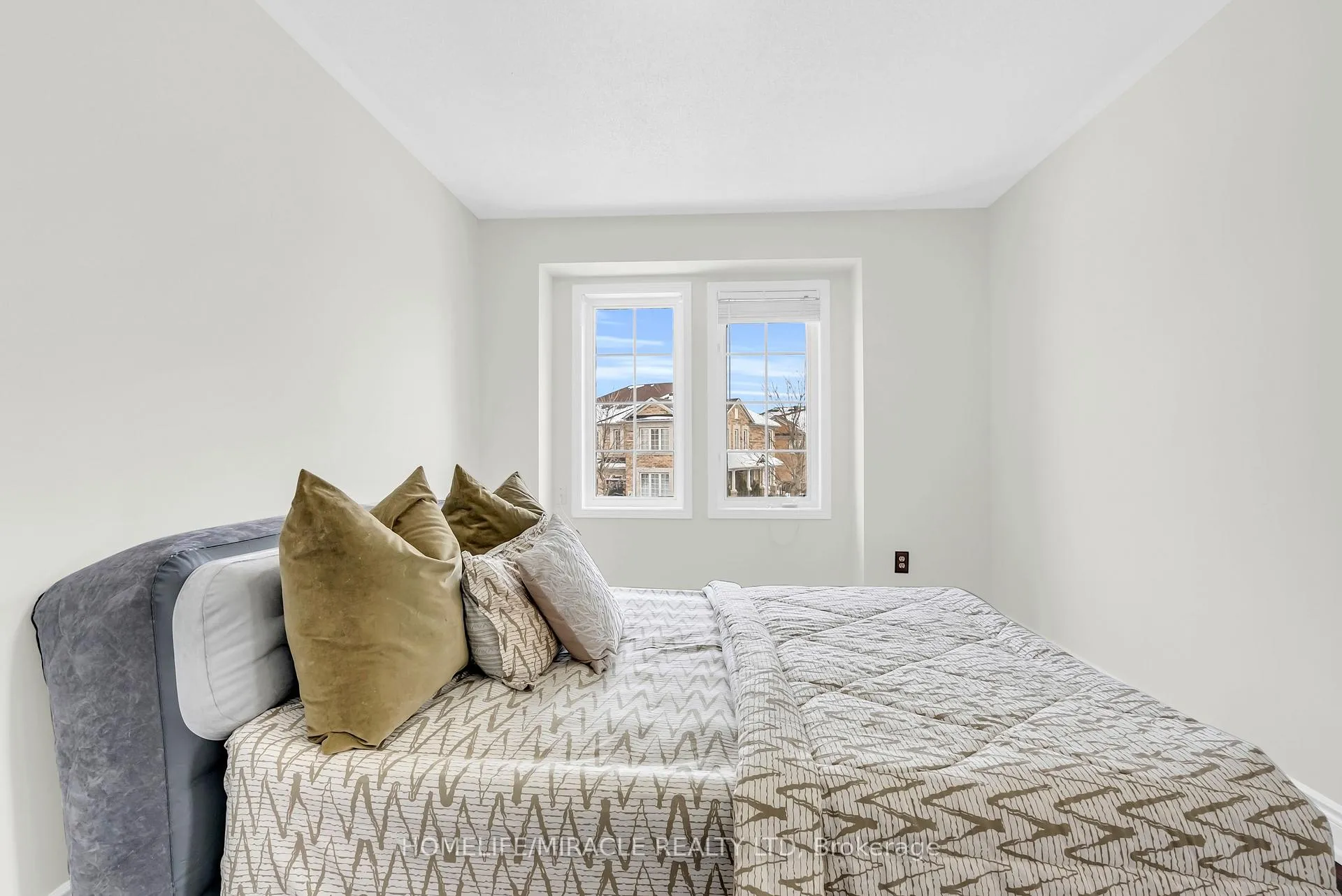 Photo 29 of 76 Starhill Crescent, Brampton, Sandringham-Wellington — HOMEH