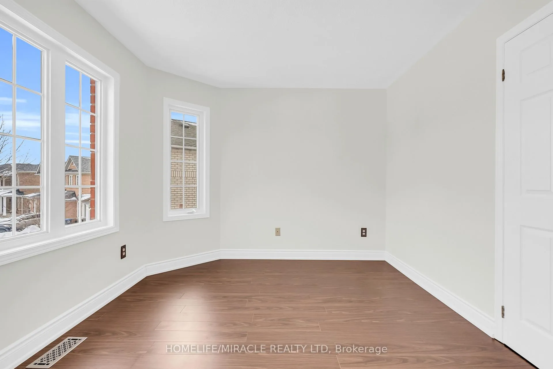 Photo 30 of 76 Starhill Crescent, Brampton, Sandringham-Wellington — HOMEH