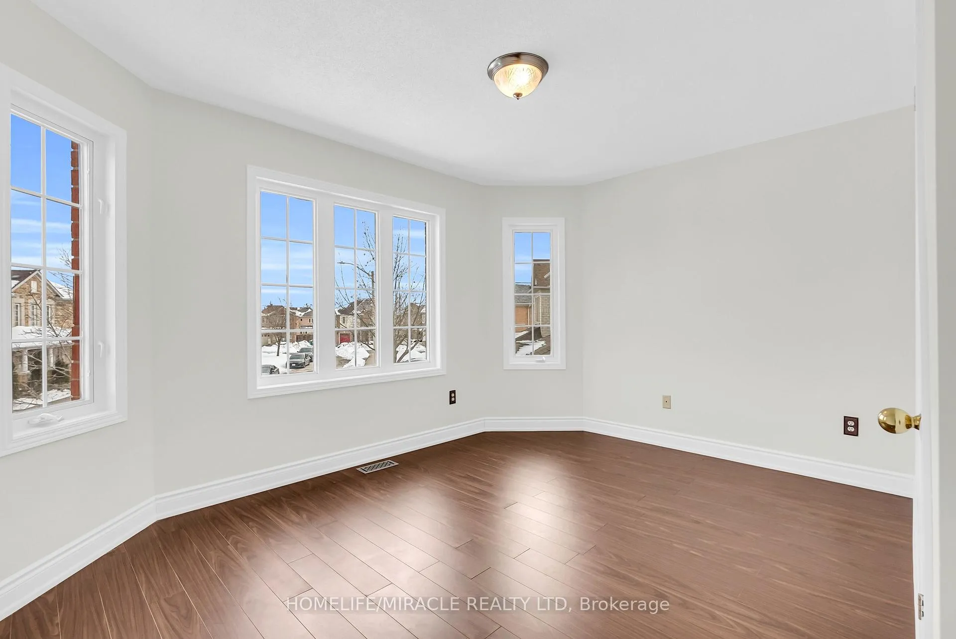 Photo 31 of 76 Starhill Crescent, Brampton, Sandringham-Wellington — HOMEH