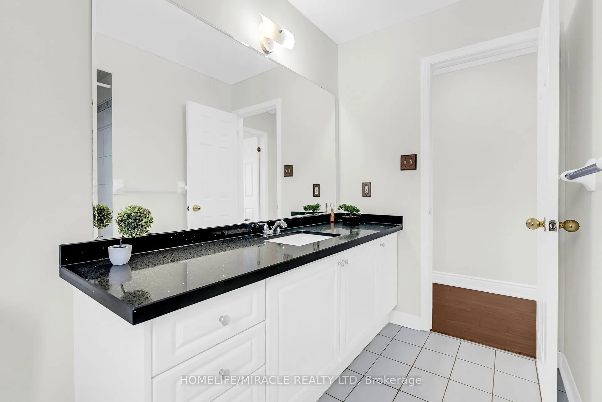 Photo 33 of 76 Starhill Crescent, Brampton, Sandringham-Wellington — HOMEH