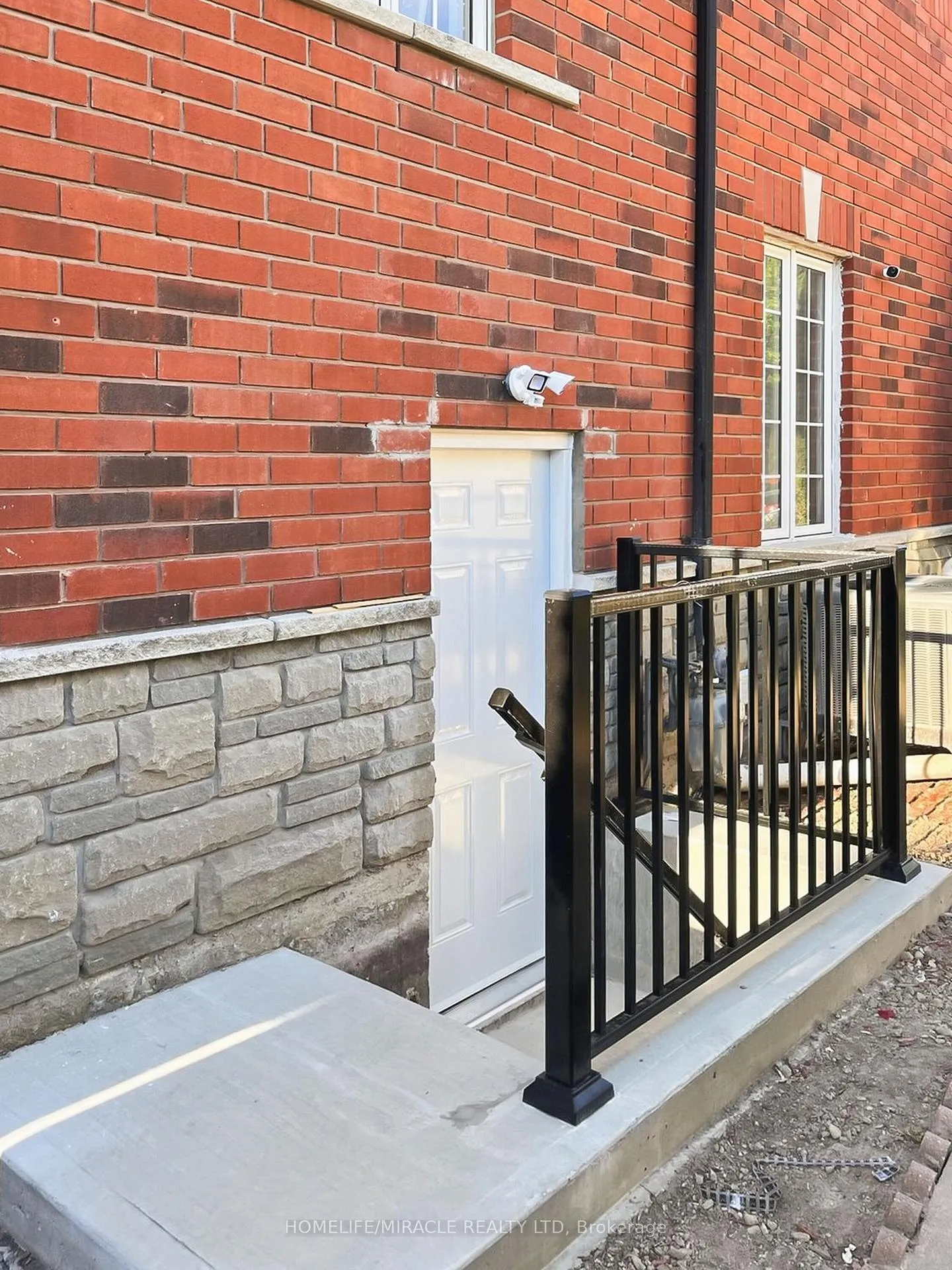 Photo 47 of 76 Starhill Crescent, Brampton, Sandringham-Wellington — HOMEH