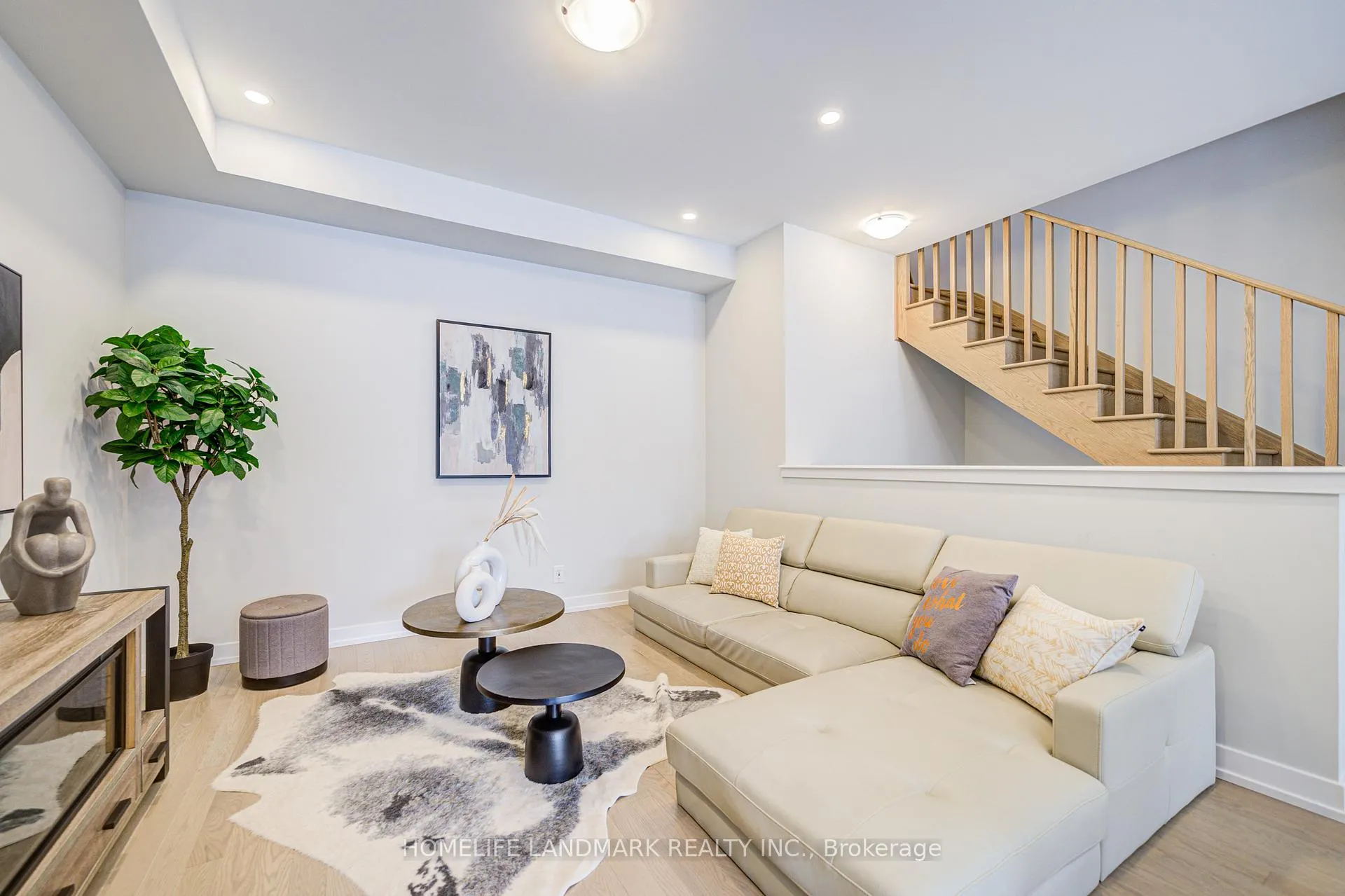 Photo 12 of 33 Schmidt Lane, Markham, Angus Glen — HOMEH