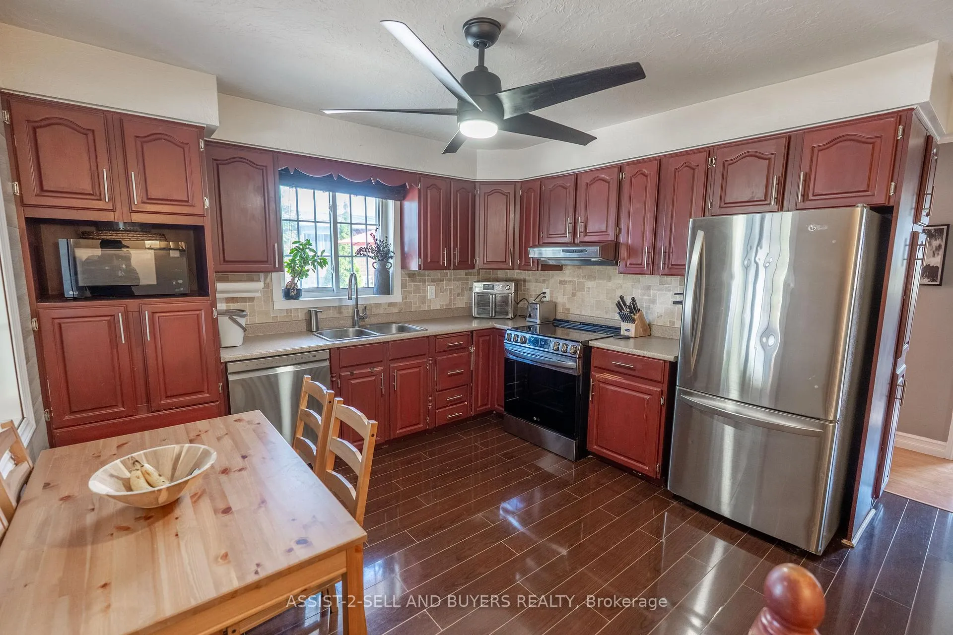 Photo 13 of 230 Sunnyside Avenue E, Cornwall — HOMEH