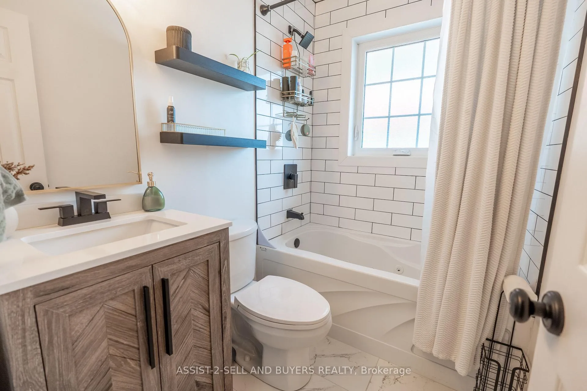 Photo 16 of 230 Sunnyside Avenue E, Cornwall — HOMEH