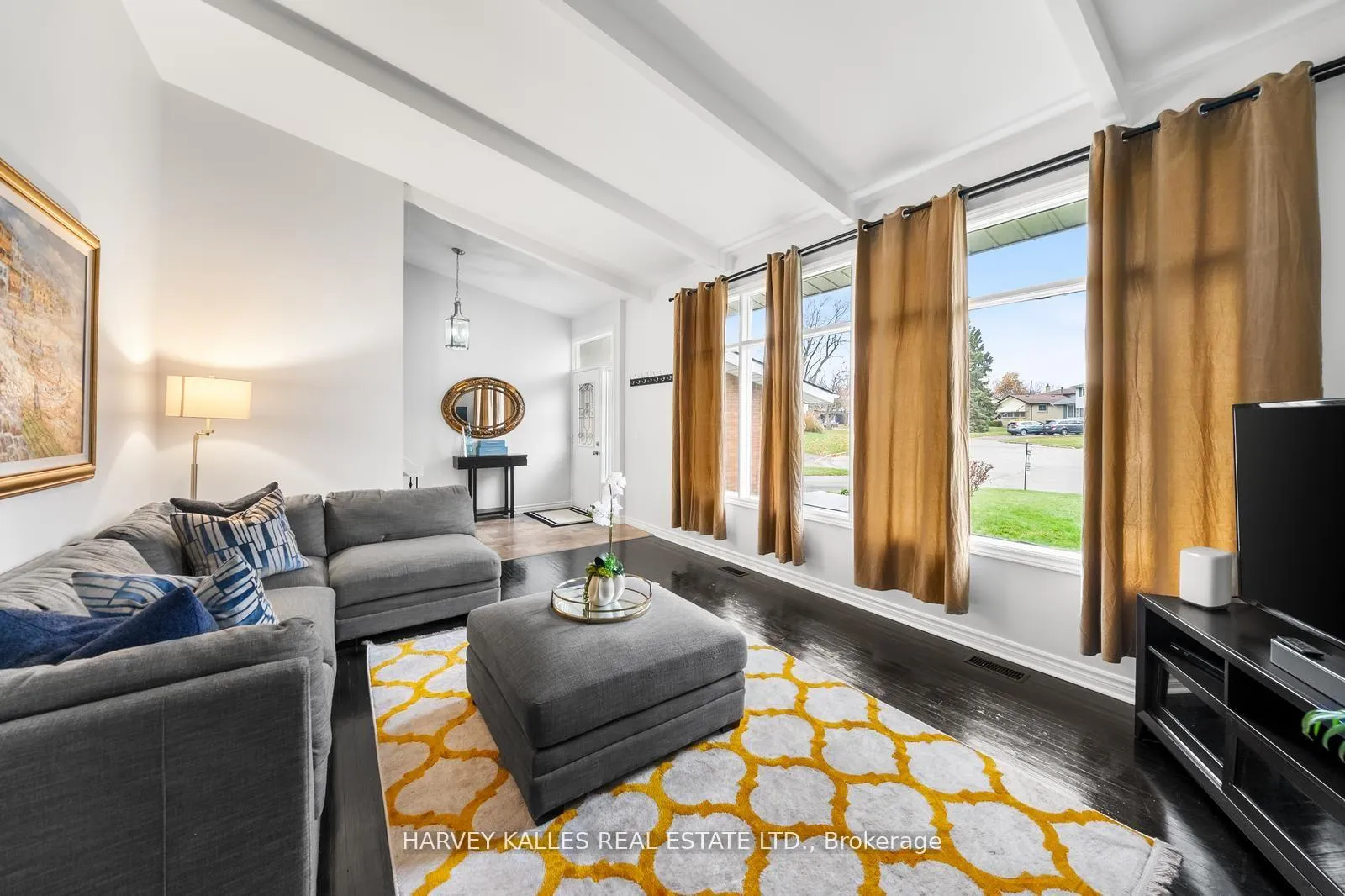 Photo 5 of 38 Follett Court, Ajax, South East — HOMEH