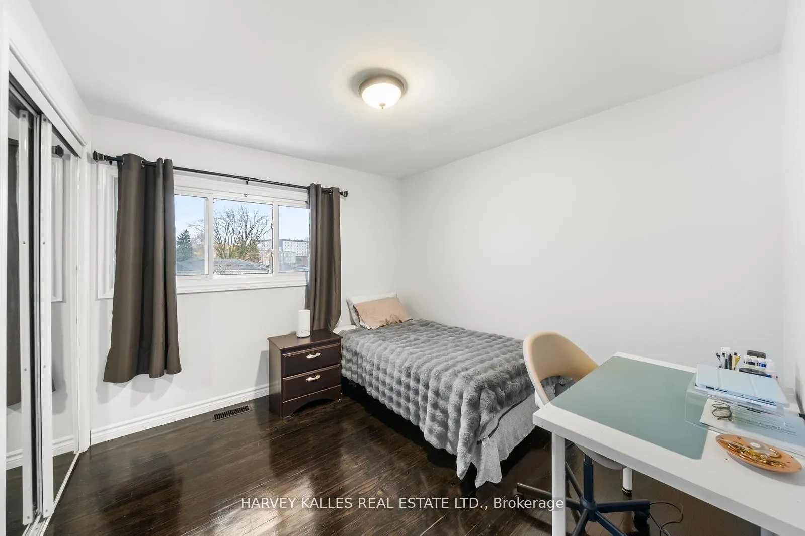 Photo 17 of 38 Follett Court, Ajax, South East — HOMEH