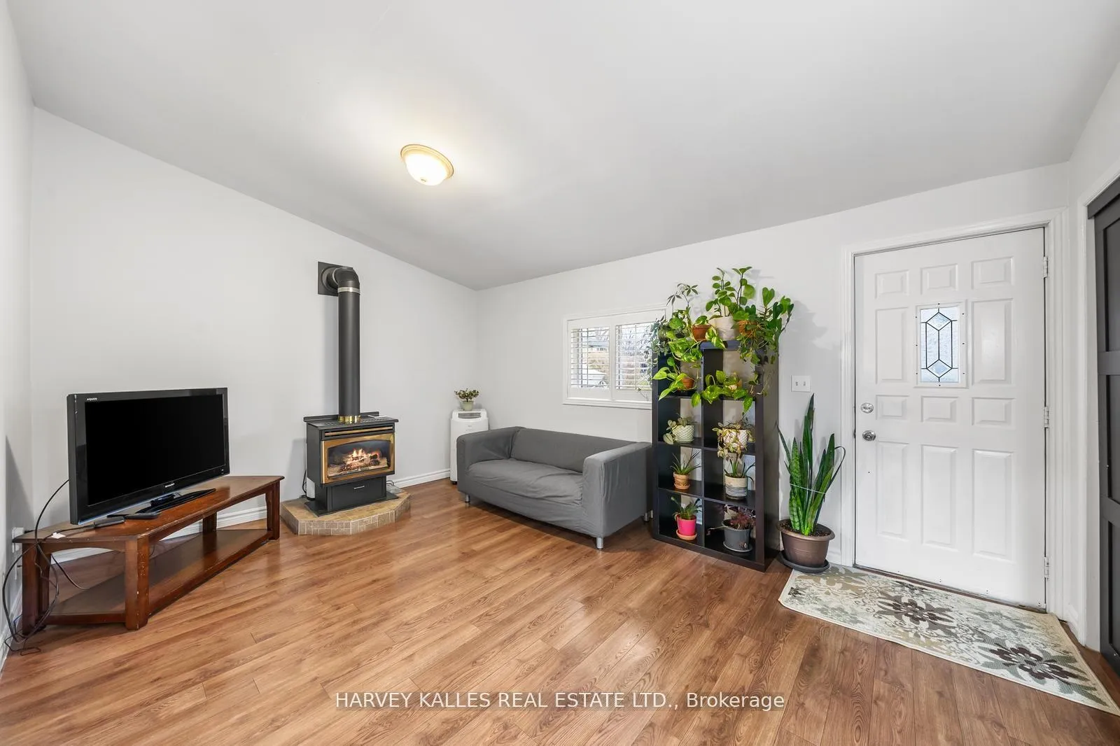 Photo 22 of 38 Follett Court, Ajax, South East — HOMEH