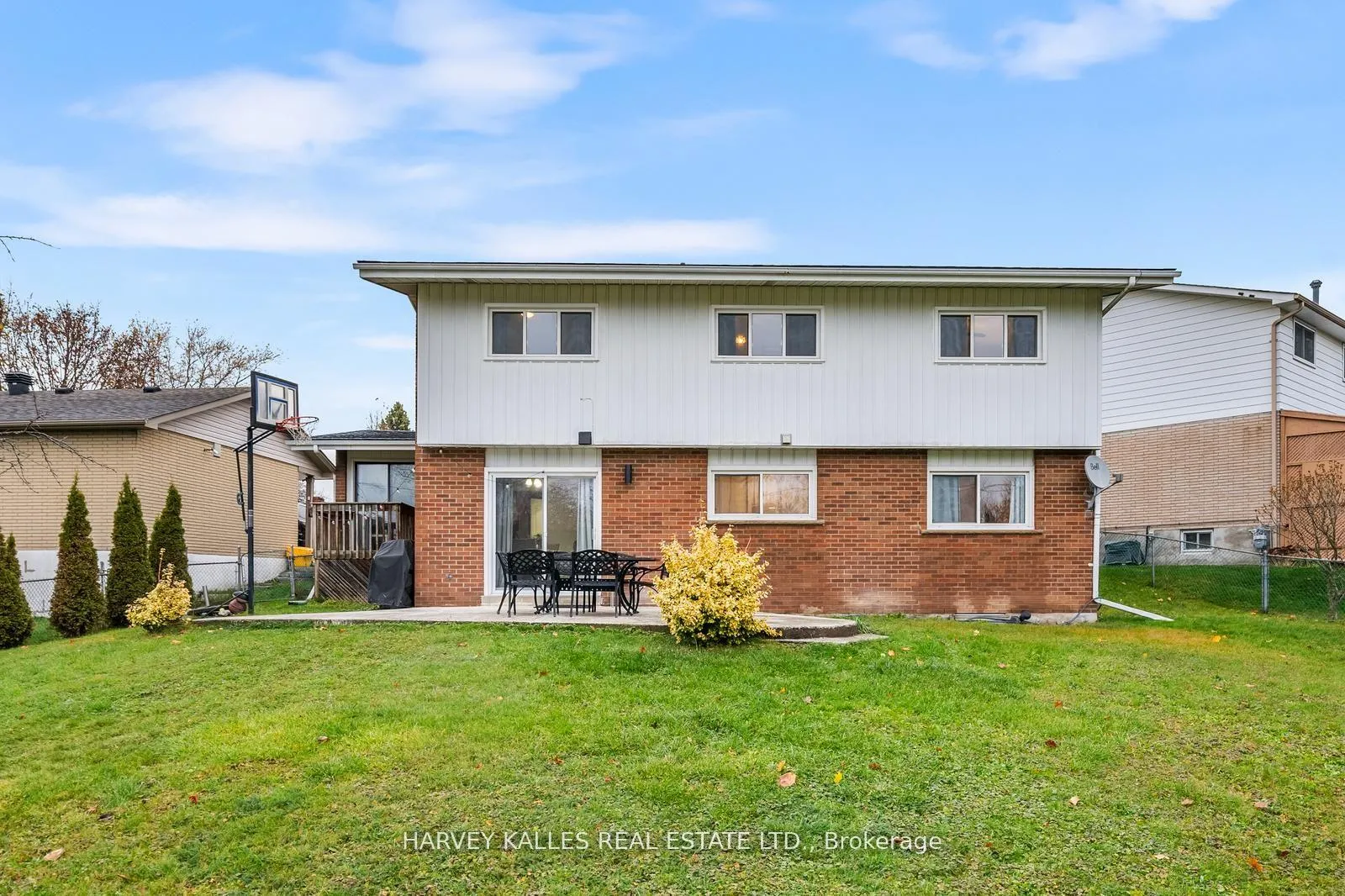 Photo 27 of 38 Follett Court, Ajax, South East — HOMEH