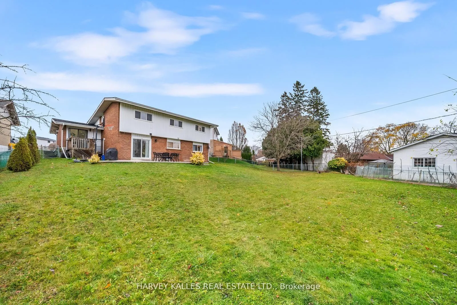 Photo 29 of 38 Follett Court, Ajax, South East — HOMEH