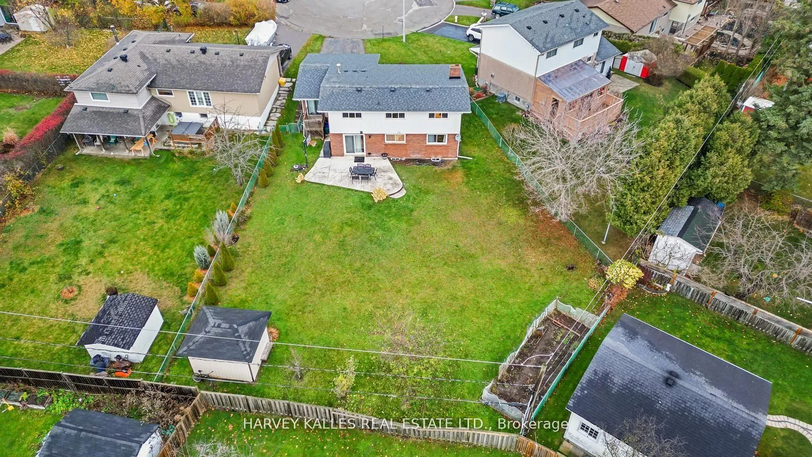 Photo 32 of 38 Follett Court, Ajax, South East — HOMEH