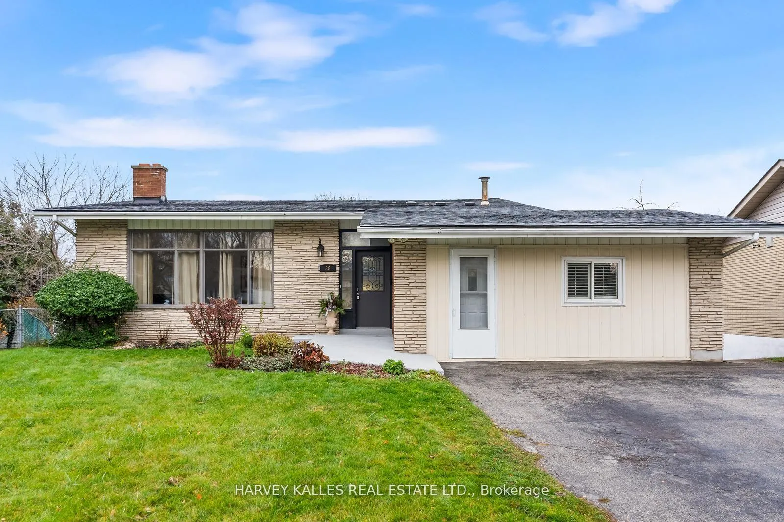 Photo 37 of 38 Follett Court, Ajax, South East — HOMEH