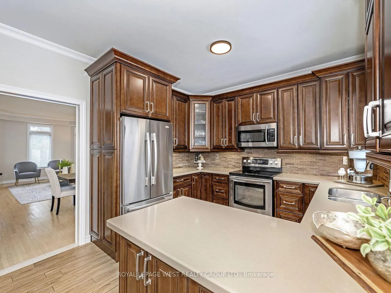 Photo 8 of 7 Vantagebrook Court, Caledon, Bolton North — HOMEH