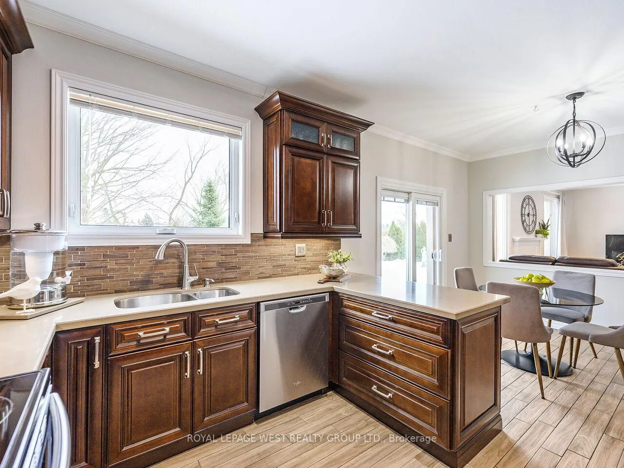 Photo 9 of 7 Vantagebrook Court, Caledon, Bolton North — HOMEH