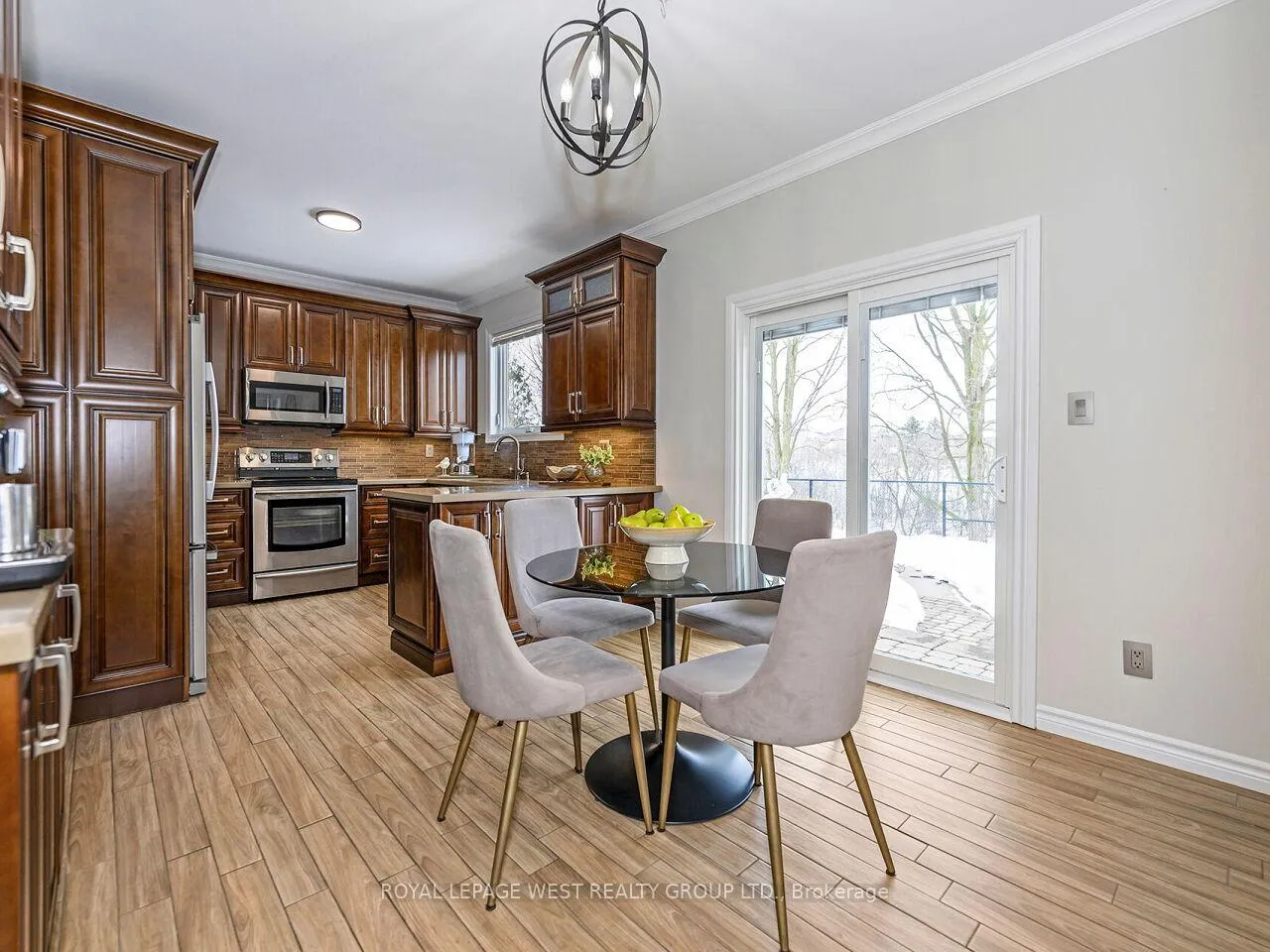 Photo 10 of 7 Vantagebrook Court, Caledon, Bolton North — HOMEH