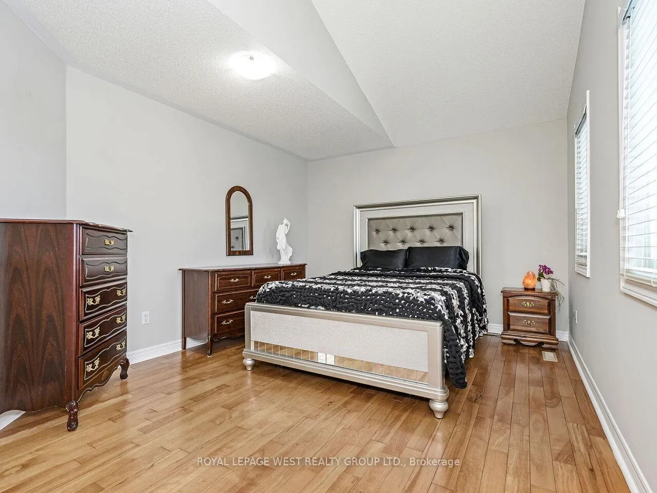 Photo 21 of 7 Vantagebrook Court, Caledon, Bolton North — HOMEH