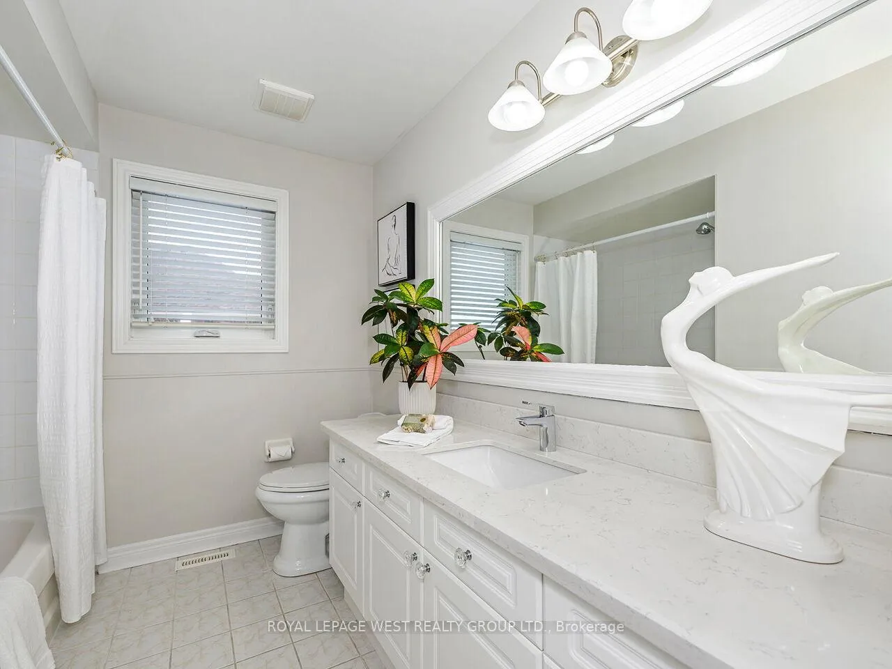 Photo 22 of 7 Vantagebrook Court, Caledon, Bolton North — HOMEH