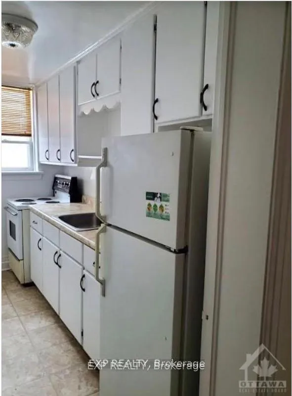 Photo 4 of 879 Kirkwood Avenue, Ottawa, Carlington — HOMEH