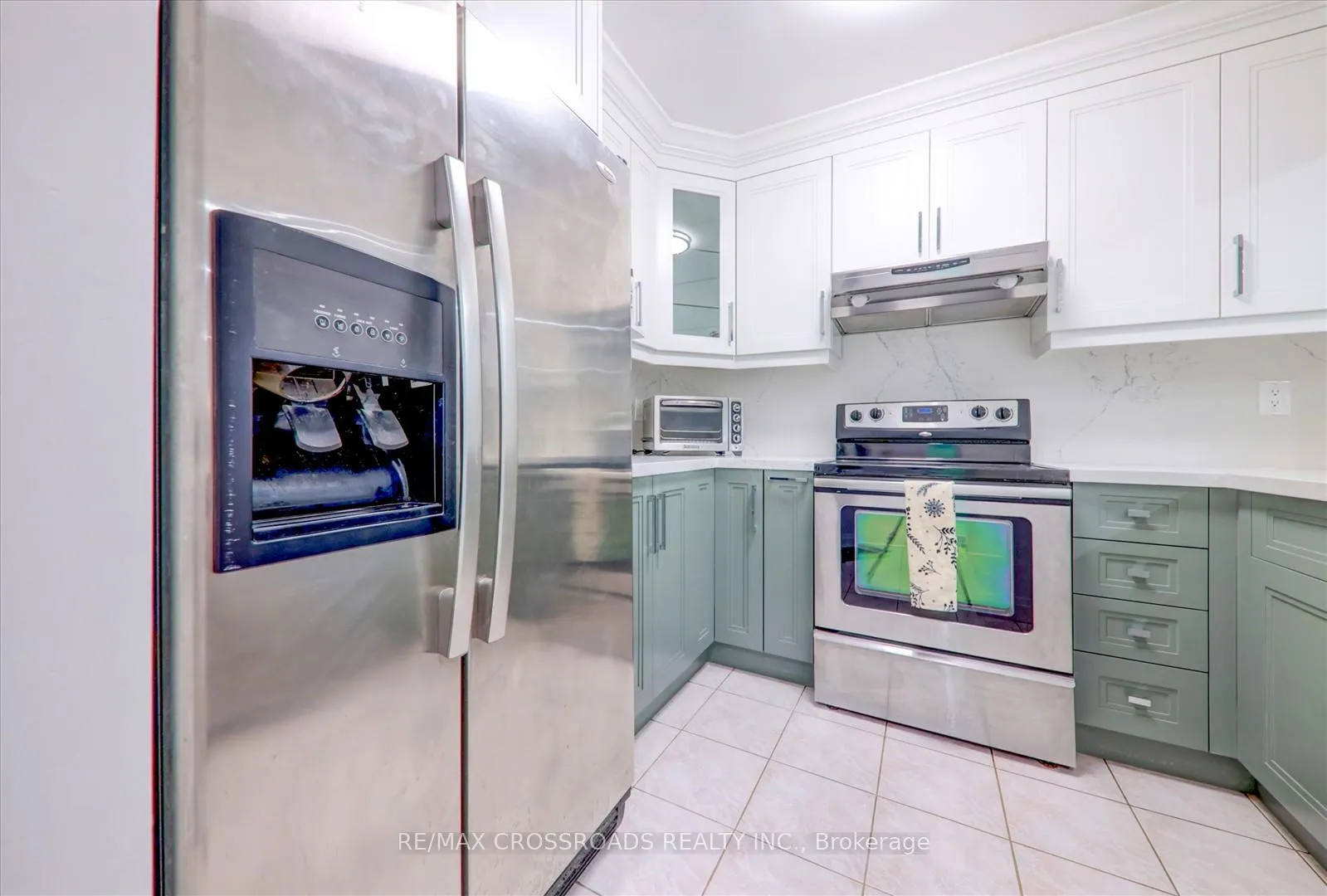 Photo 7 of 51 Clarion Crescent, Markham, Middlefield — HOMEH