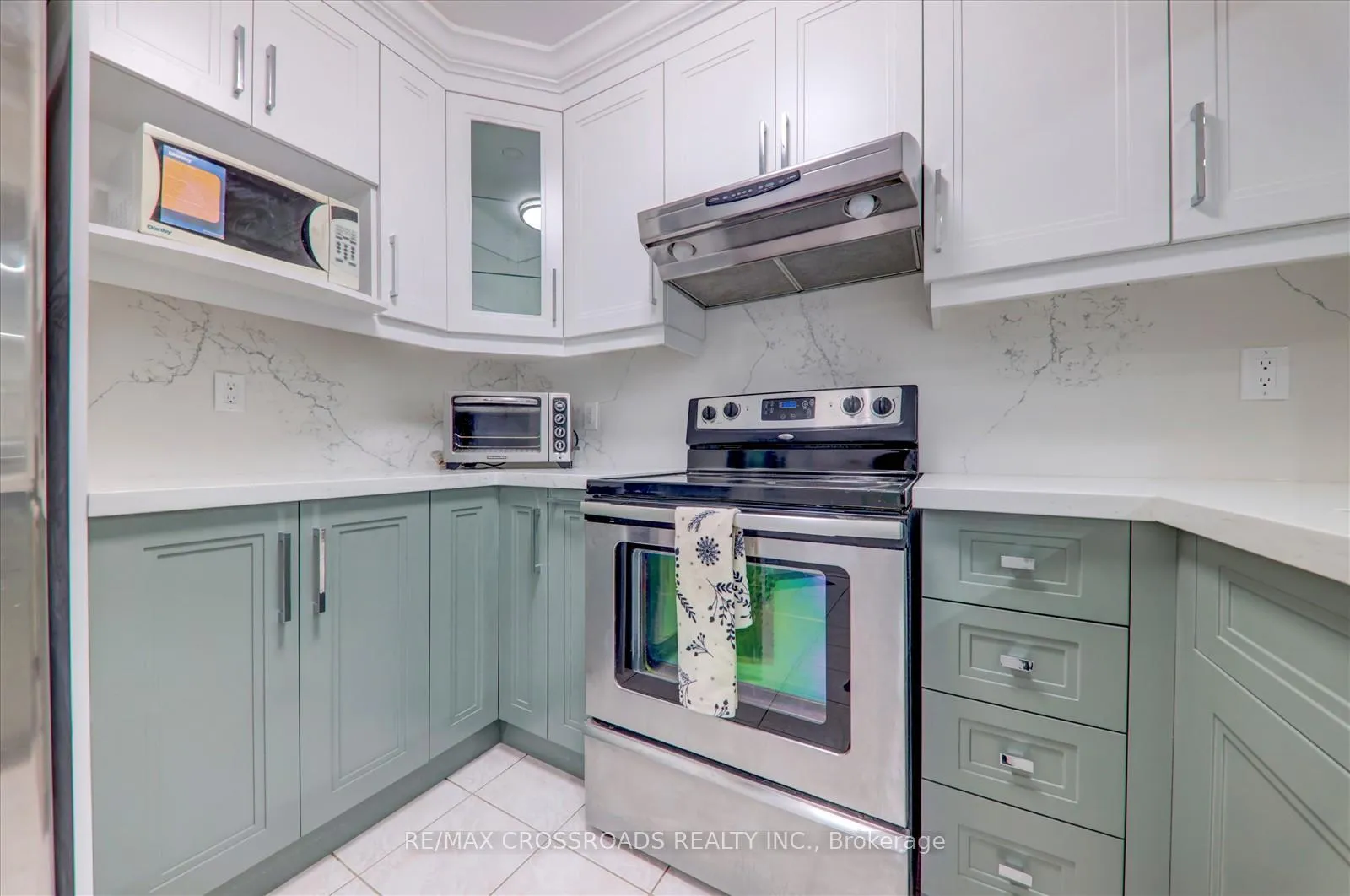 Photo 9 of 51 Clarion Crescent, Markham, Middlefield — HOMEH