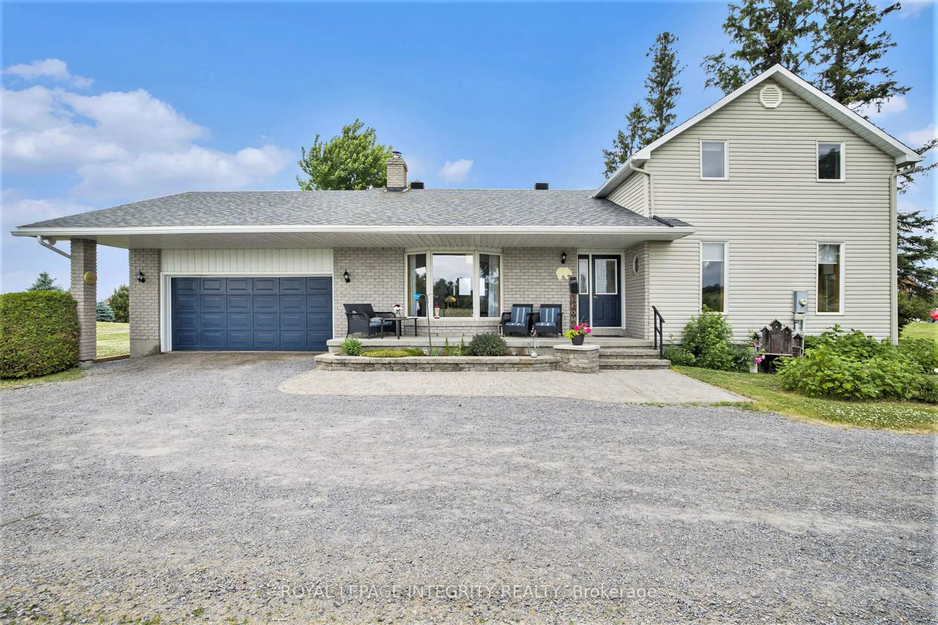 Photo 2 of 4045 Highway 17, Arnprior — HOMEH