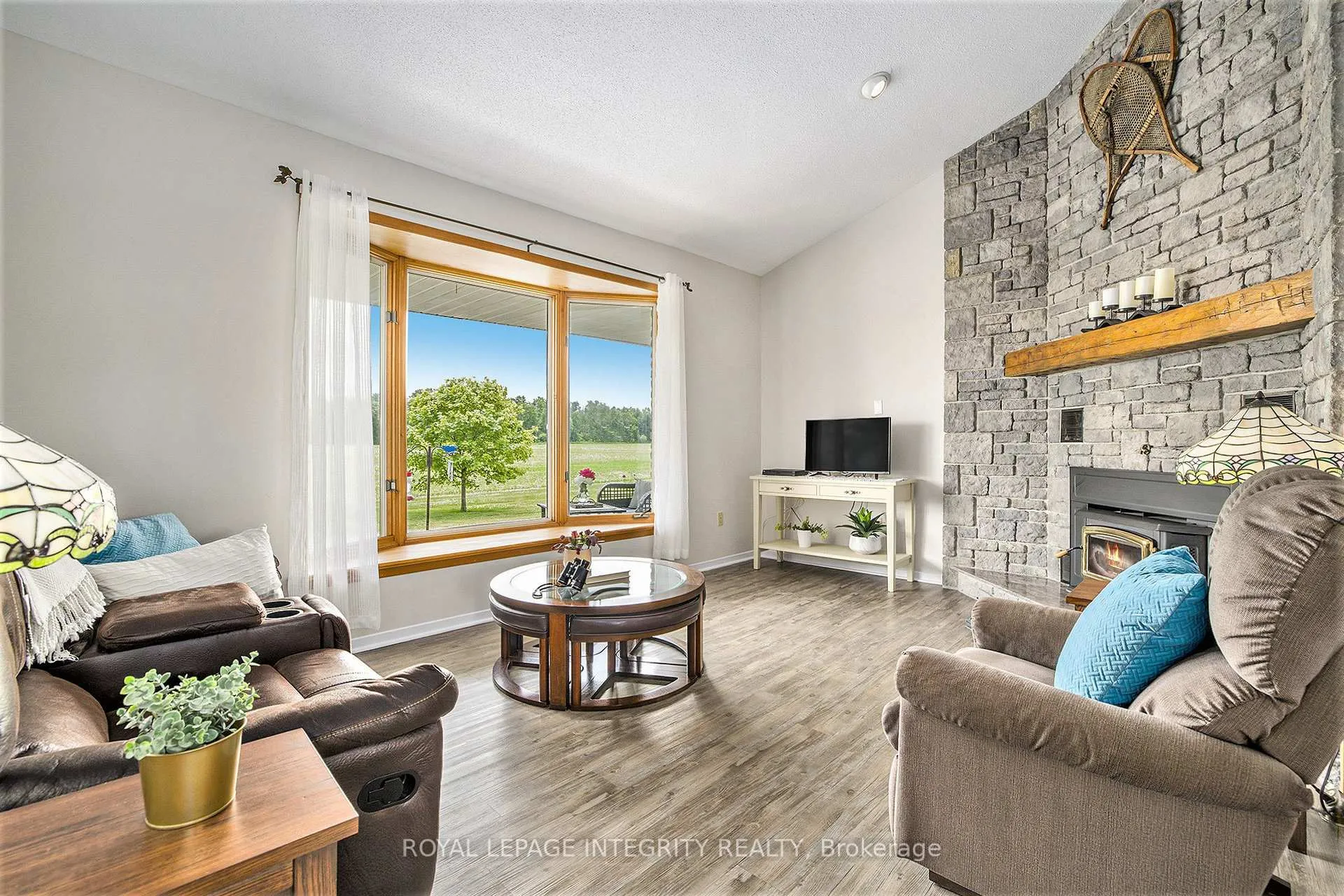 Photo 6 of 4045 Highway 17, Arnprior — HOMEH