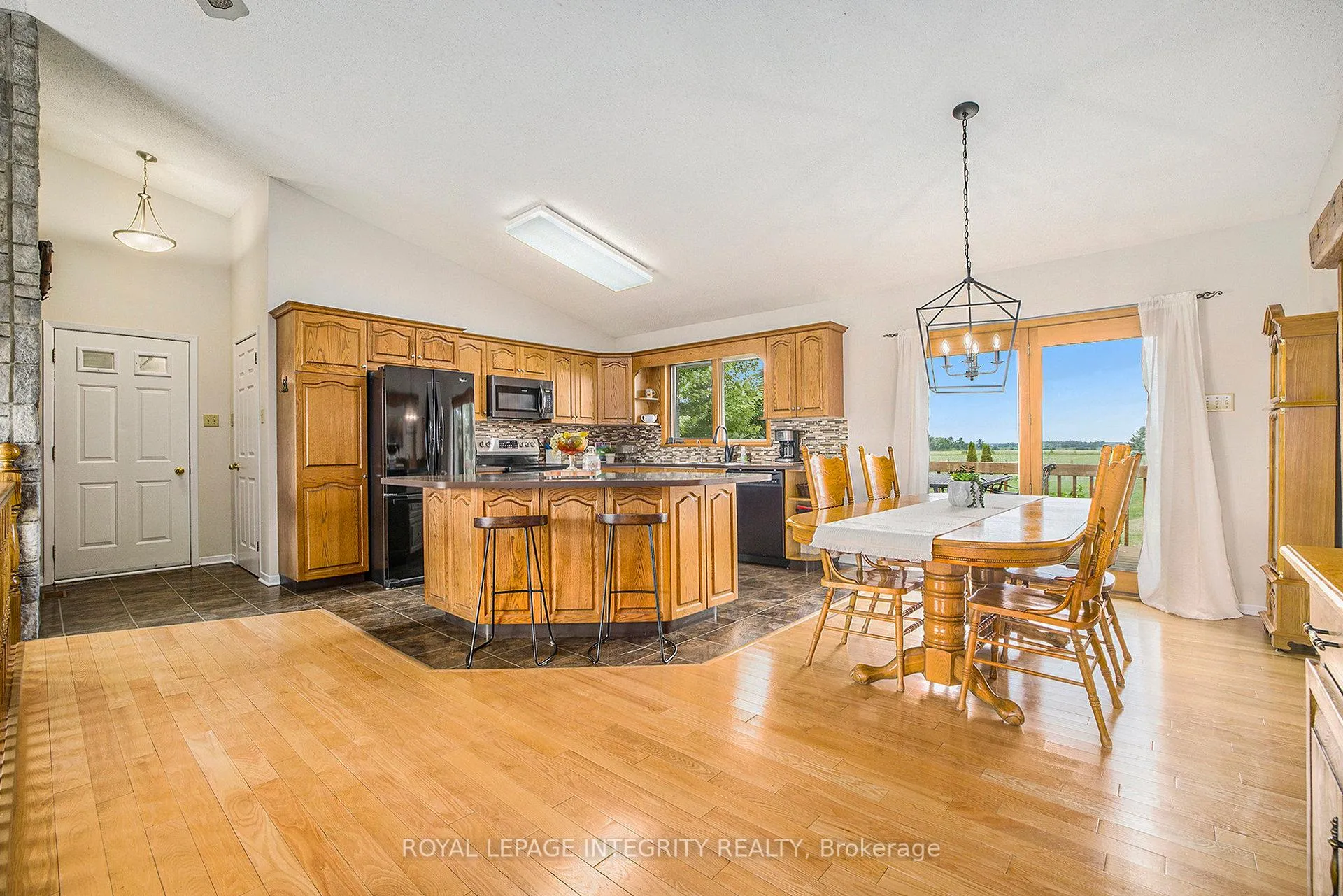 Photo 12 of 4045 Highway 17, Arnprior — HOMEH