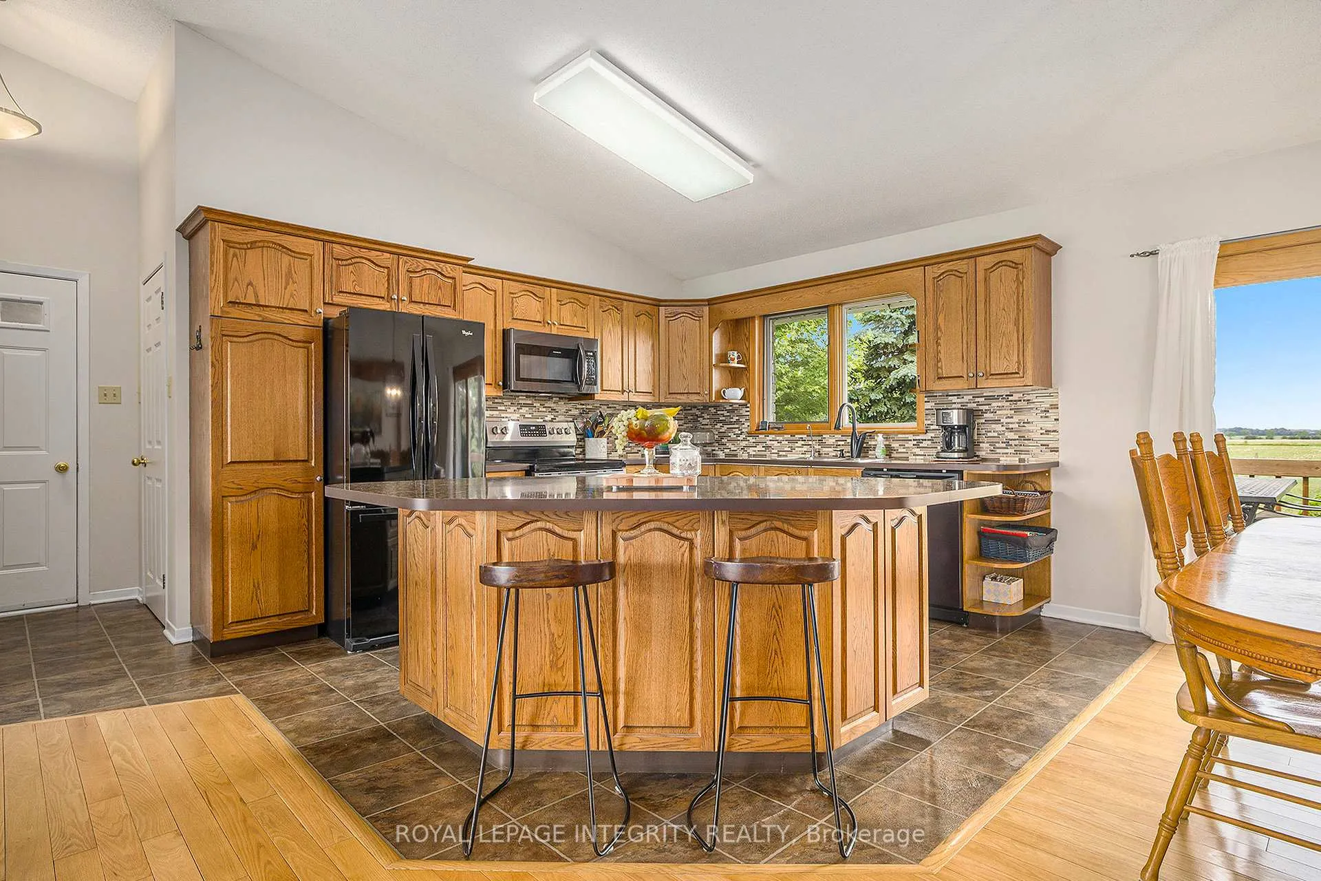 Photo 13 of 4045 Highway 17, Arnprior — HOMEH