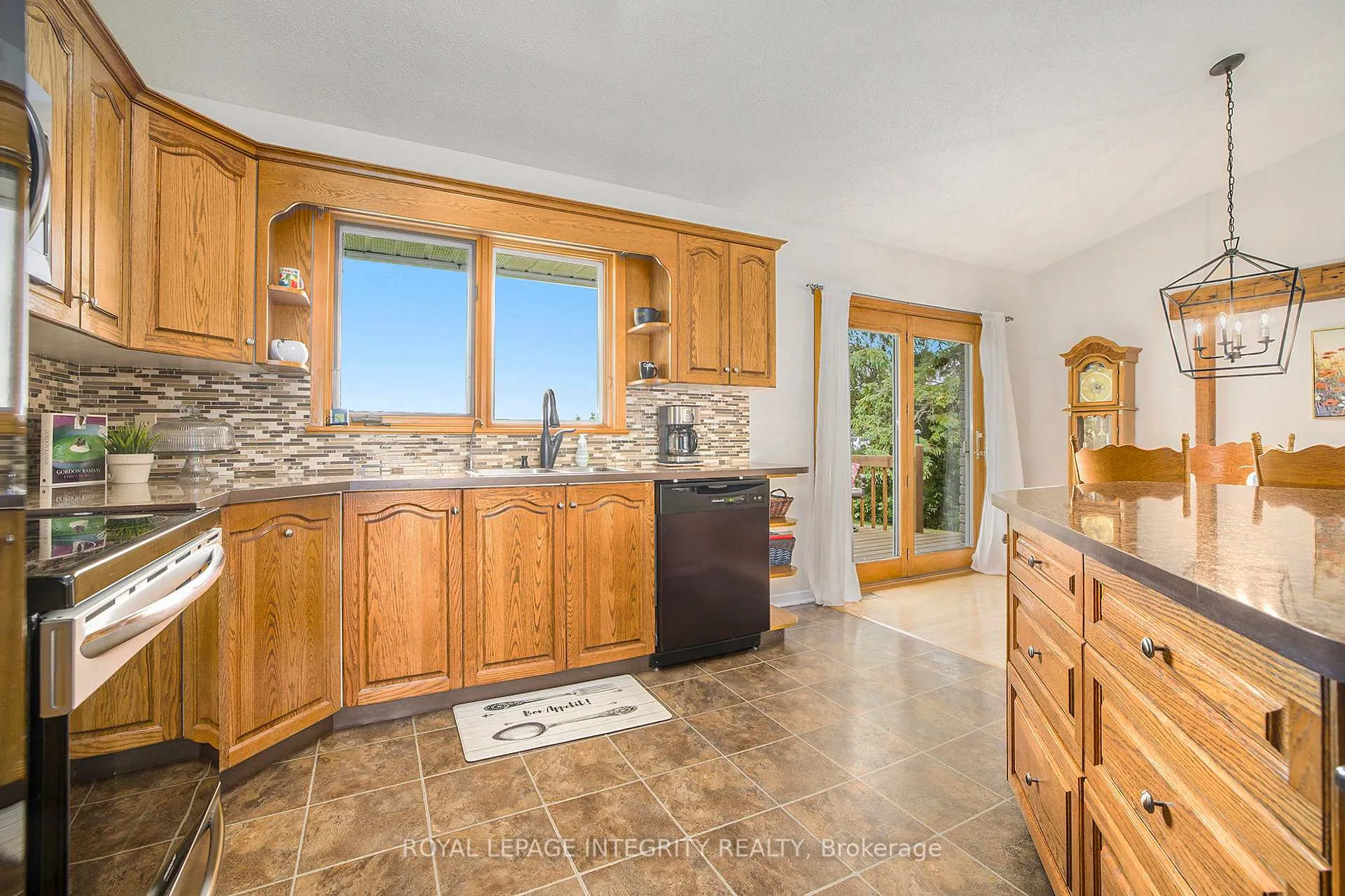 Photo 14 of 4045 Highway 17, Arnprior — HOMEH