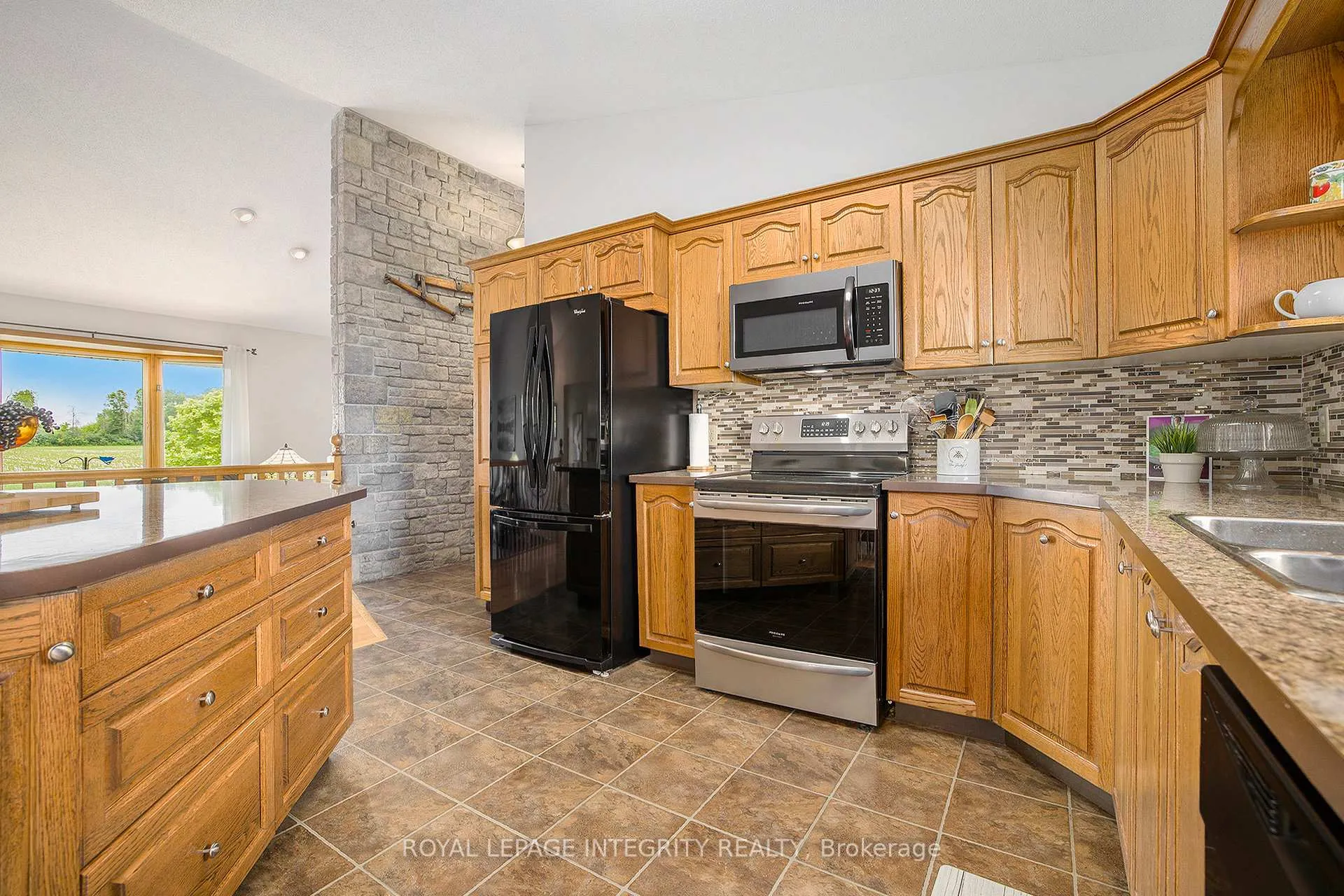 Photo 15 of 4045 Highway 17, Arnprior — HOMEH