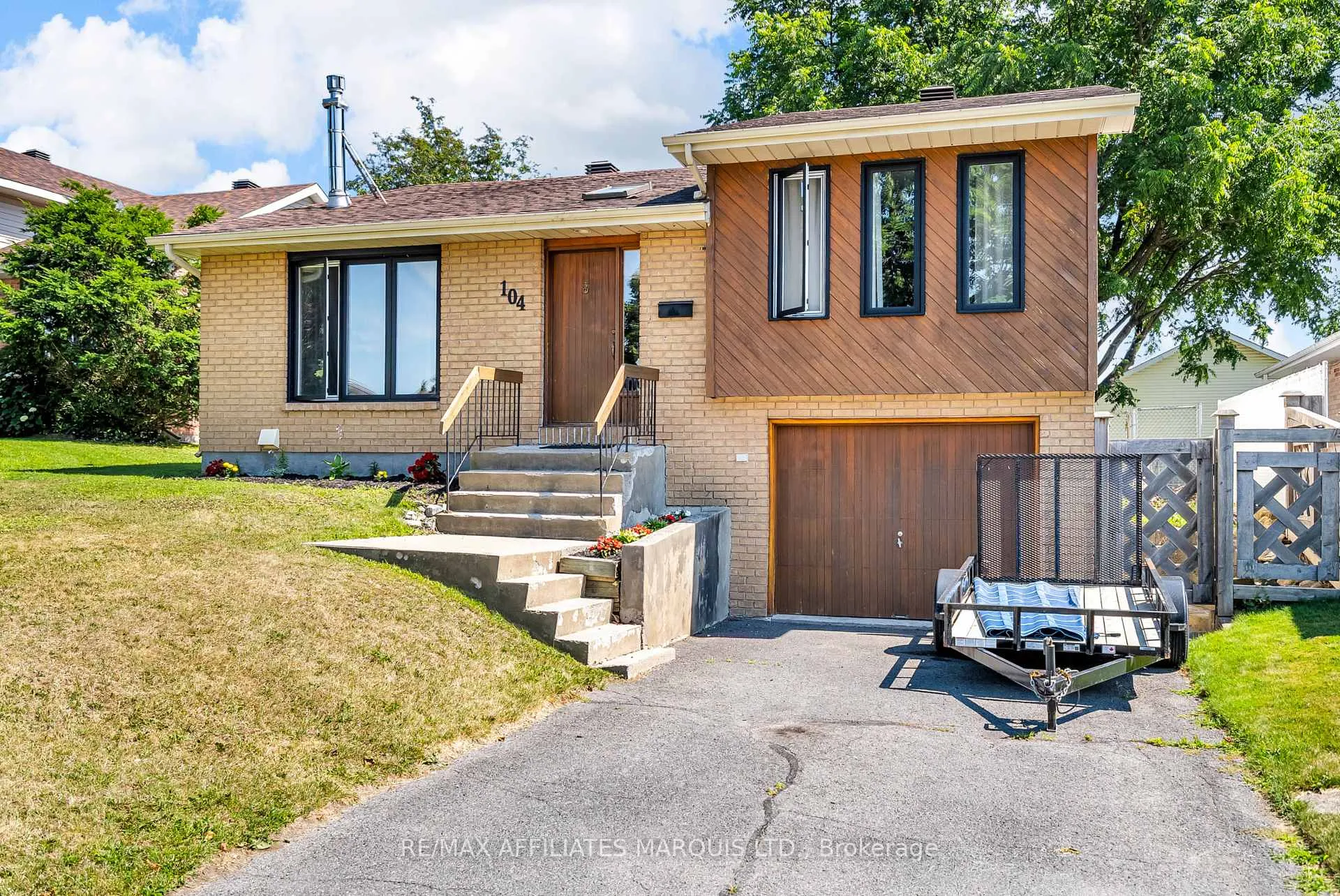 Photo 2 of 104 Markell Crescent, Cornwall — HOMEH
