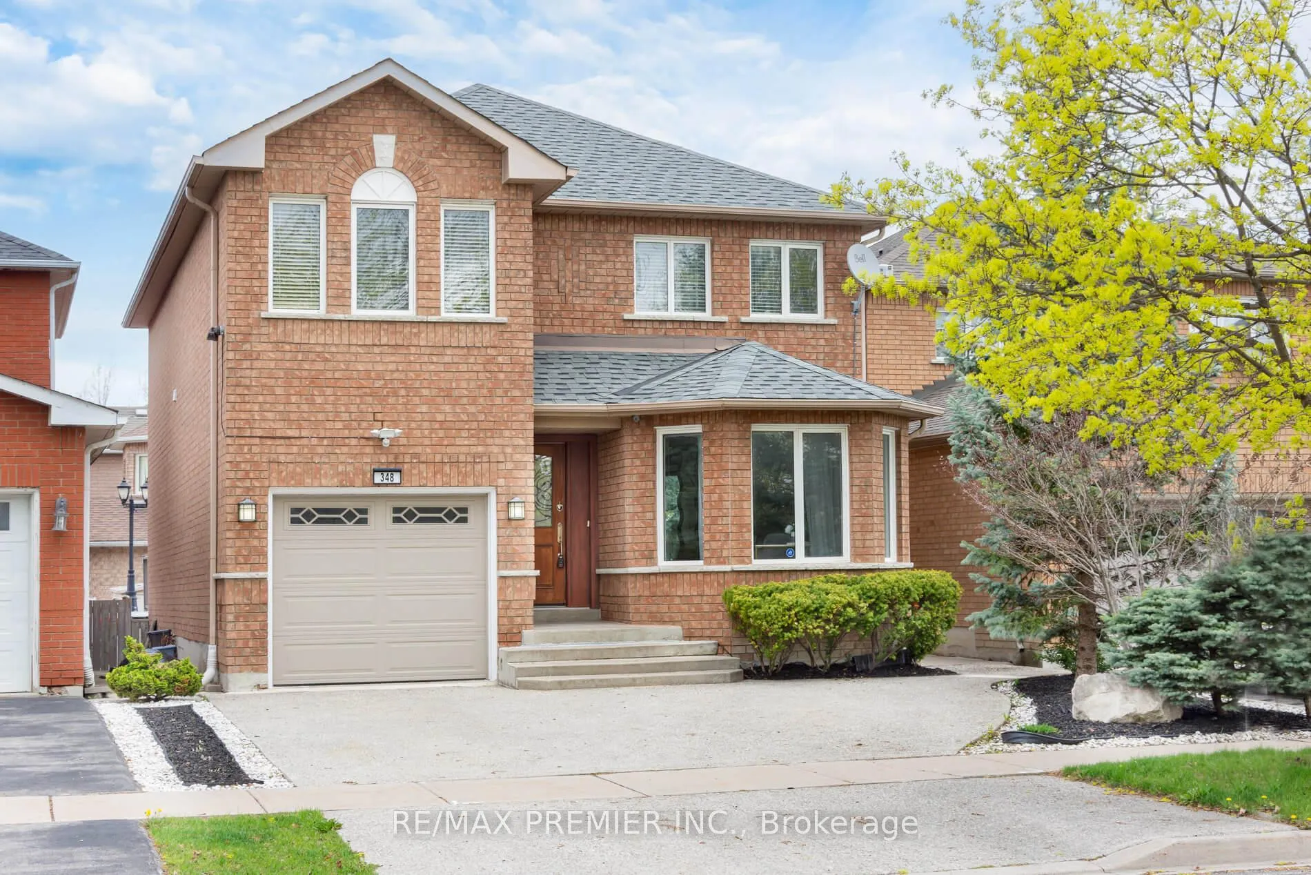 Photo 1 of 348 Royalpark Way, Vaughan, Elder Mills — HOMEH