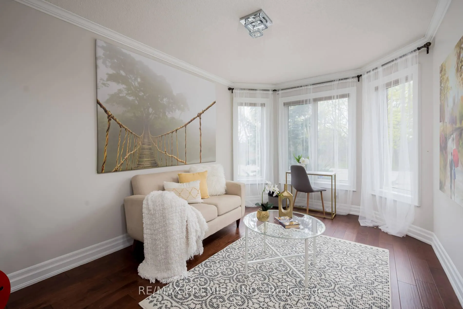 Photo 4 of 348 Royalpark Way, Vaughan, Elder Mills — HOMEH