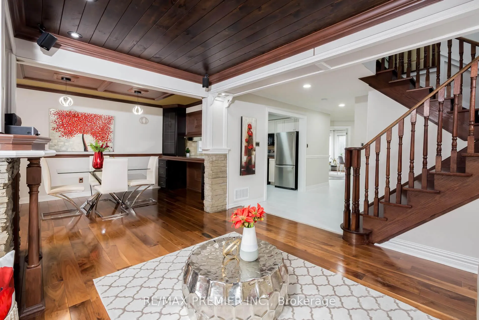 Photo 8 of 348 Royalpark Way, Vaughan, Elder Mills — HOMEH