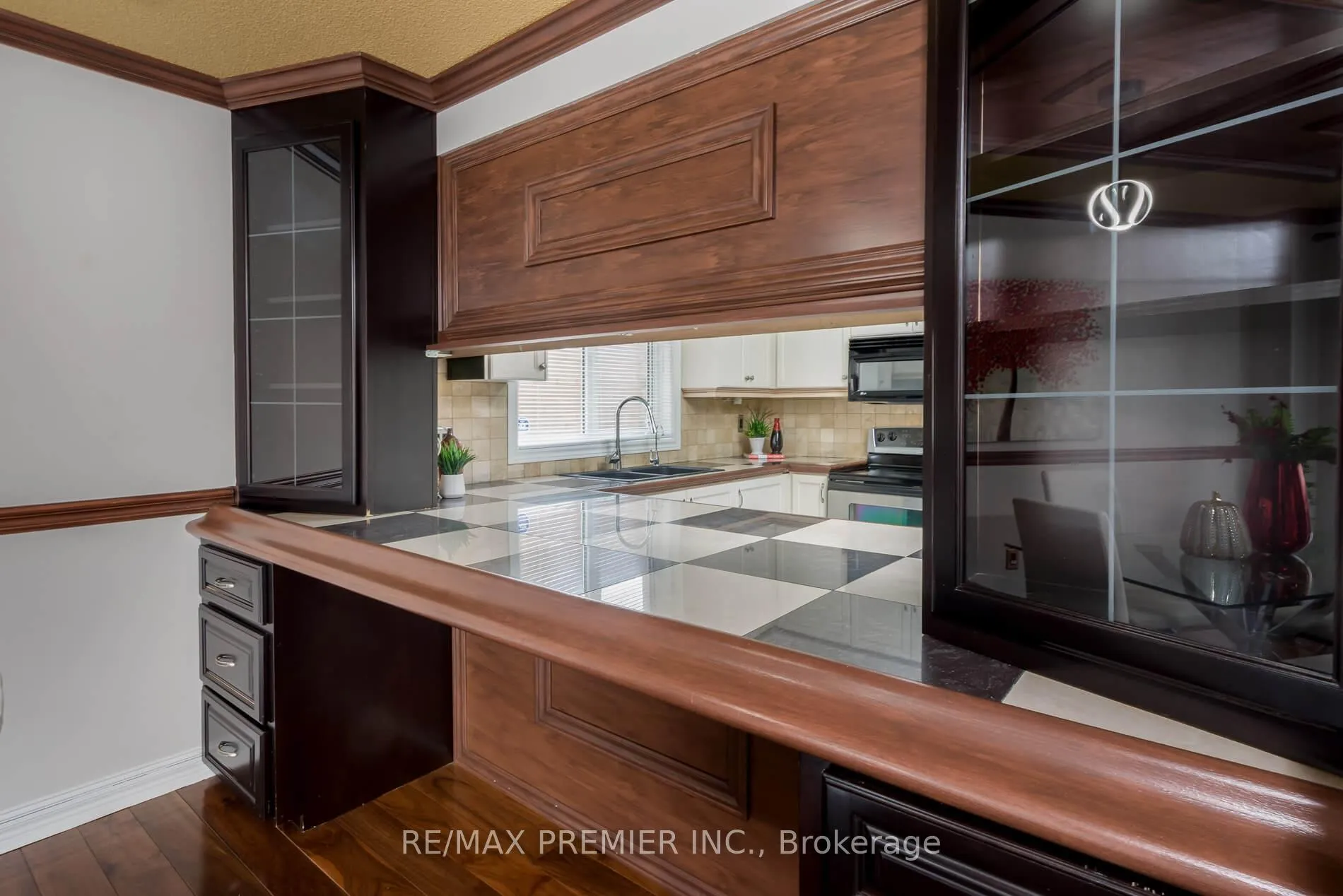 Photo 12 of 348 Royalpark Way, Vaughan, Elder Mills — HOMEH