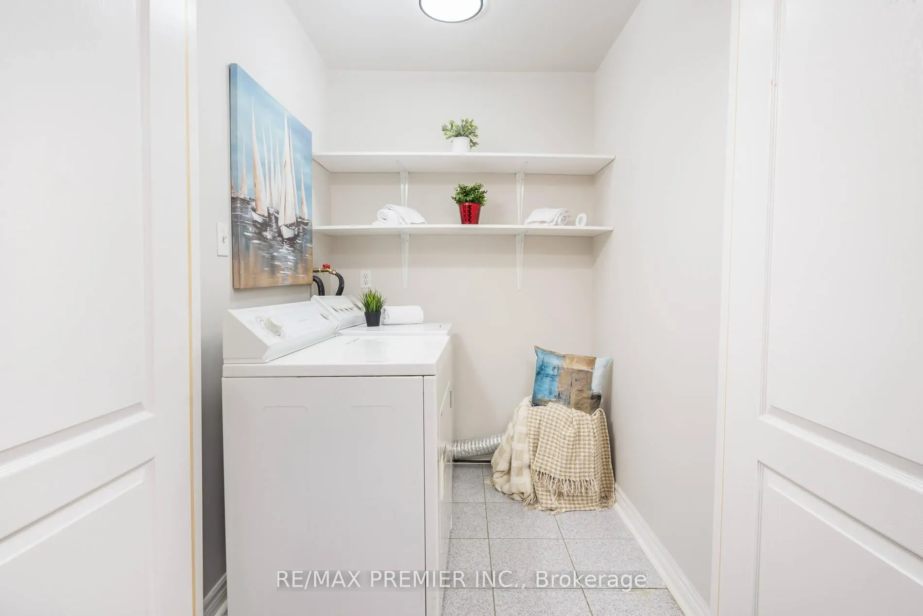 Photo 26 of 348 Royalpark Way, Vaughan, Elder Mills — HOMEH