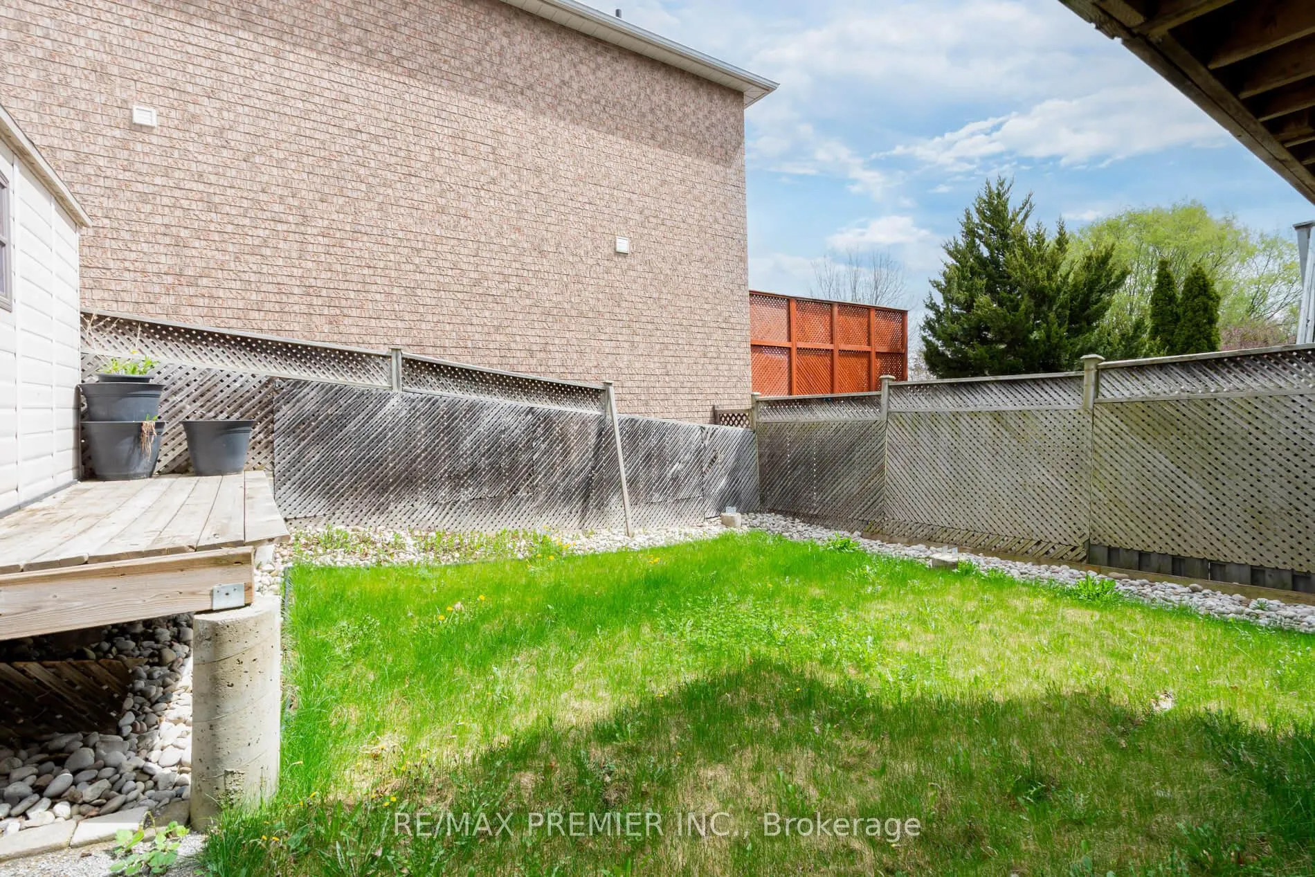 Photo 37 of 348 Royalpark Way, Vaughan, Elder Mills — HOMEH