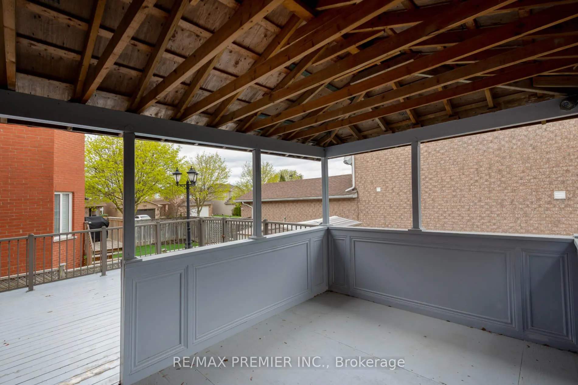 Photo 38 of 348 Royalpark Way, Vaughan, Elder Mills — HOMEH