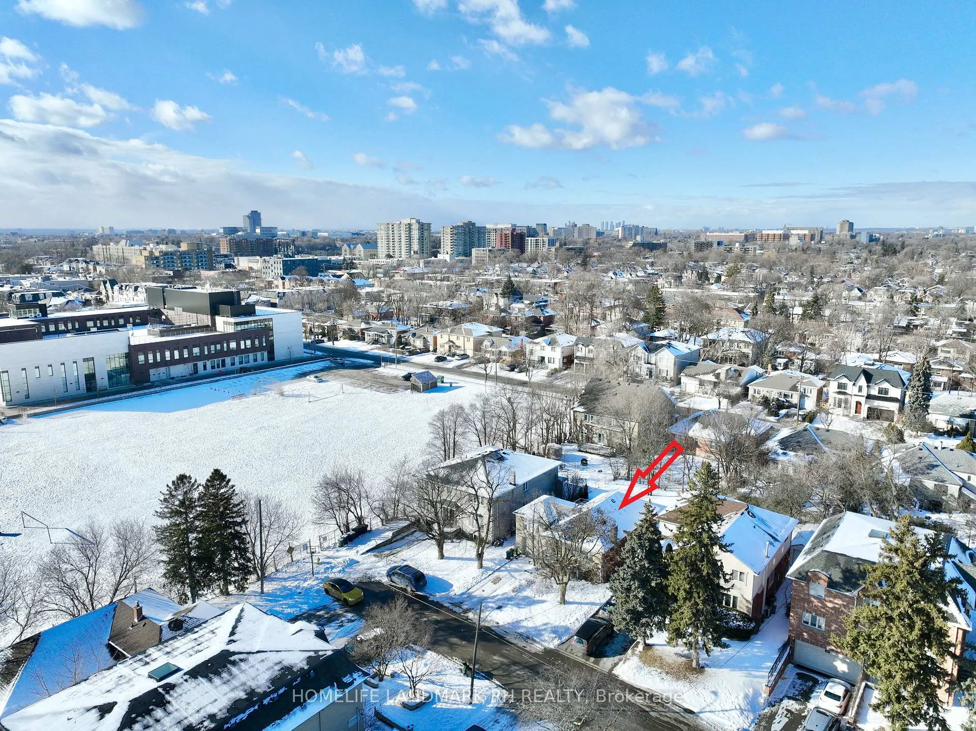 Photo 2 of 42 Frontenac Avenue, Toronto, Bedford Park-Nortown — HOMEH