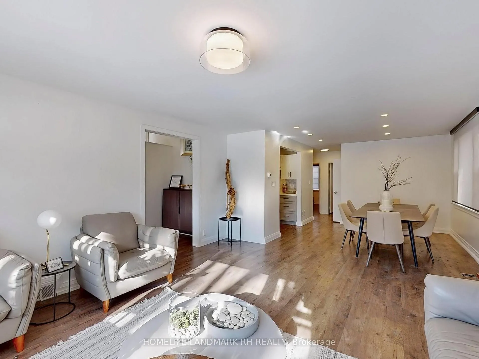 Photo 7 of 42 Frontenac Avenue, Toronto, Bedford Park-Nortown — HOMEH