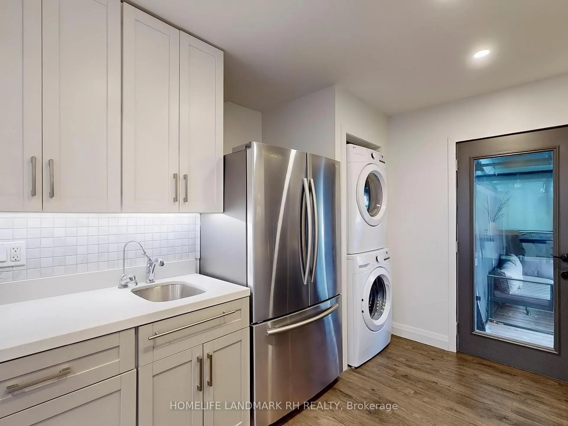 Photo 11 of 42 Frontenac Avenue, Toronto, Bedford Park-Nortown — HOMEH